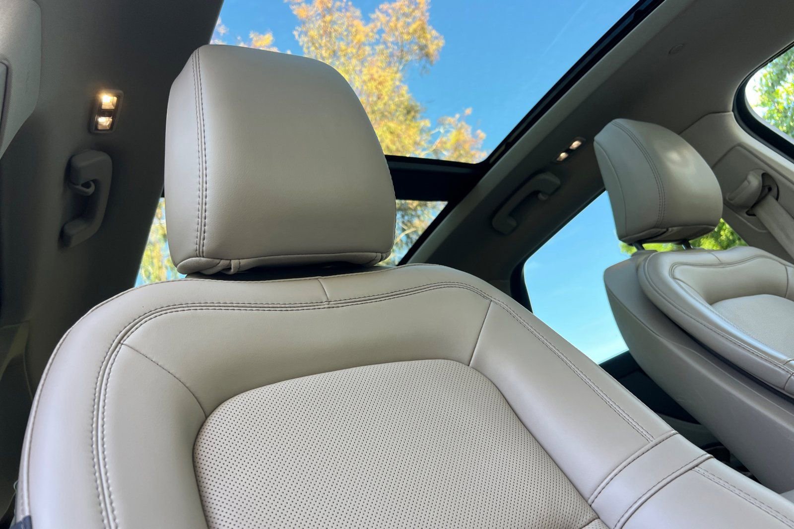 Used 2024 Lincoln Corsair Grand Touring image 17