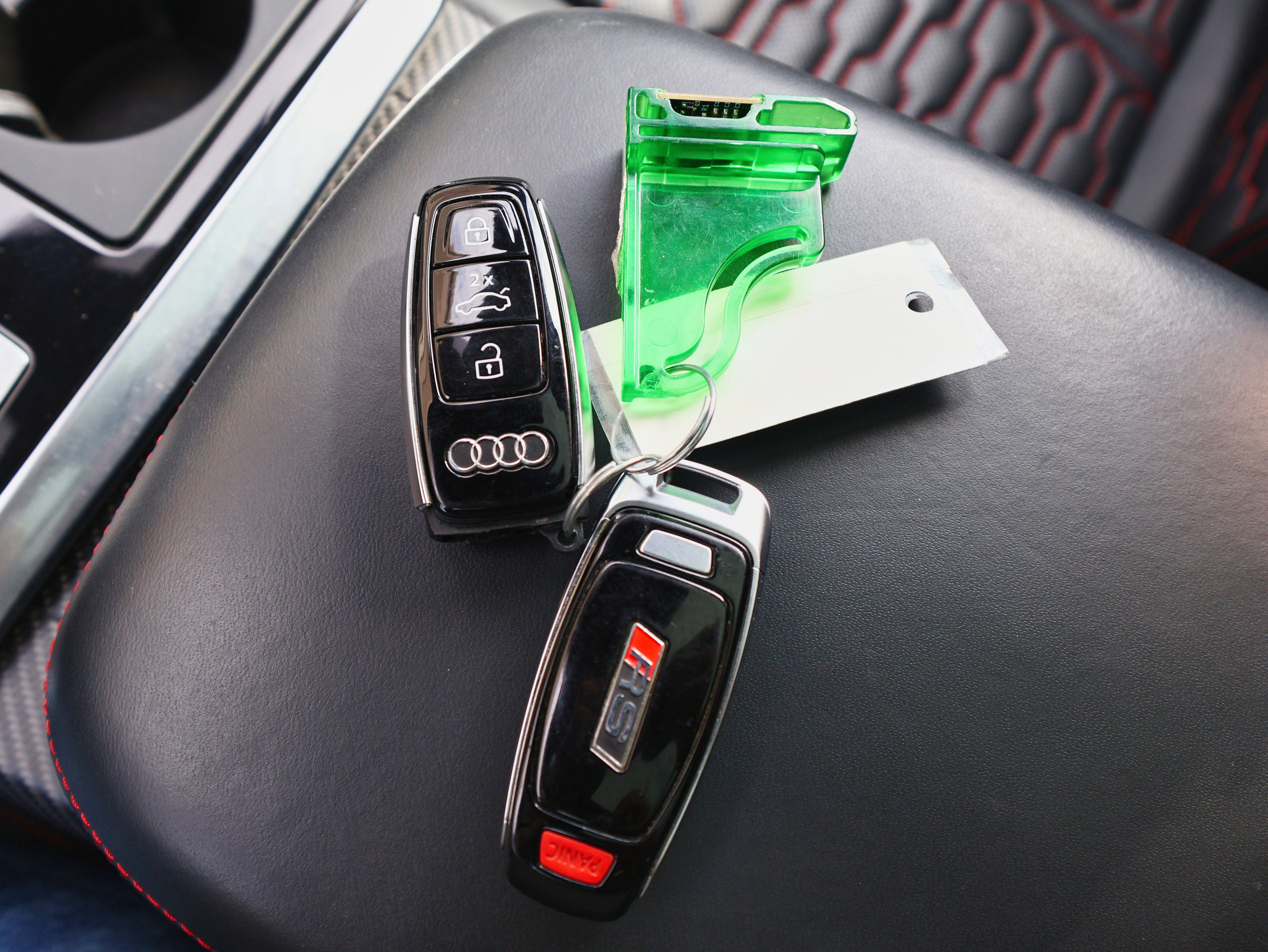 Used 2022 Audi RS Q8 w/ Black Optic Package image 47