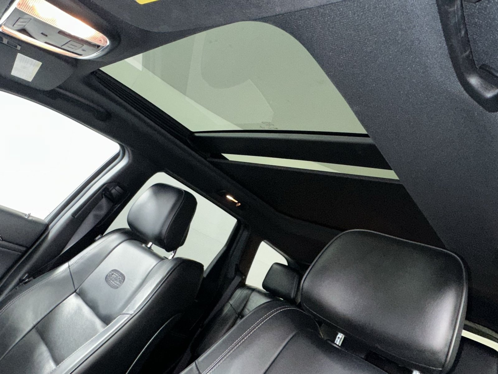 Used 2015 Jeep Grand Cherokee Overland AWD/4WD image 24