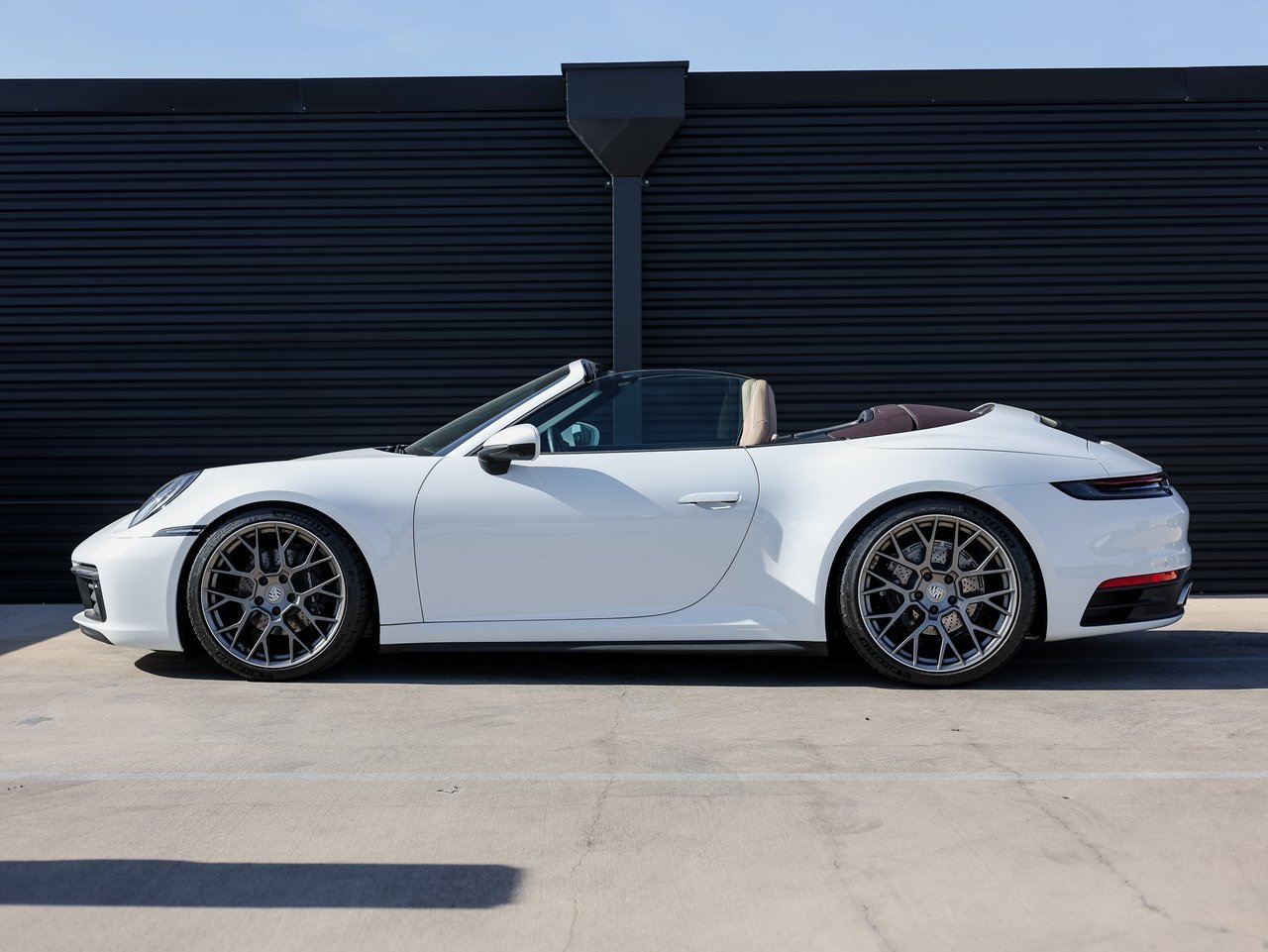 Certified 2022 Porsche 911 Carrera image 2