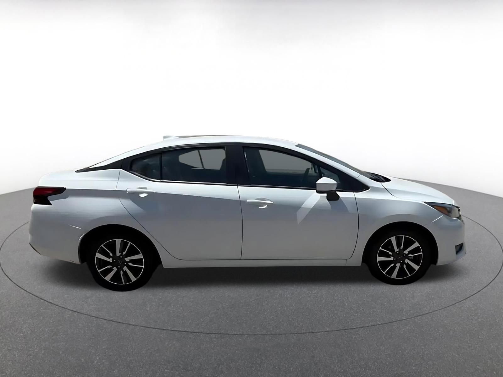 Used 2025 Nissan Versa SV FWD image 16