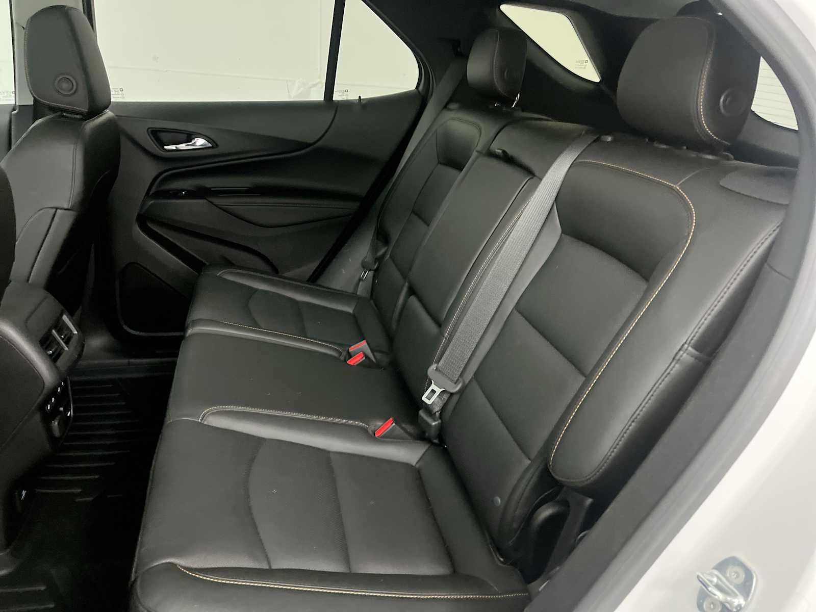Used 2018 Chevrolet Equinox Premier FWD image 31