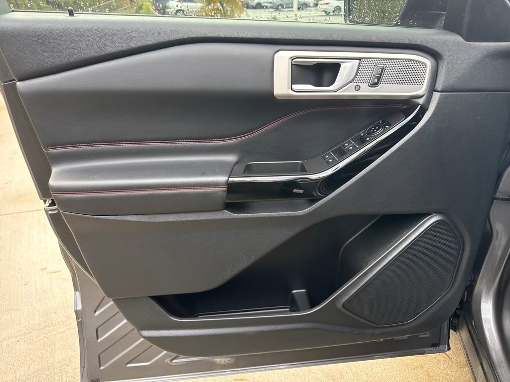 Used 2023 Ford Explorer ST-Line w/ Class IV Trailer Tow Package image 14