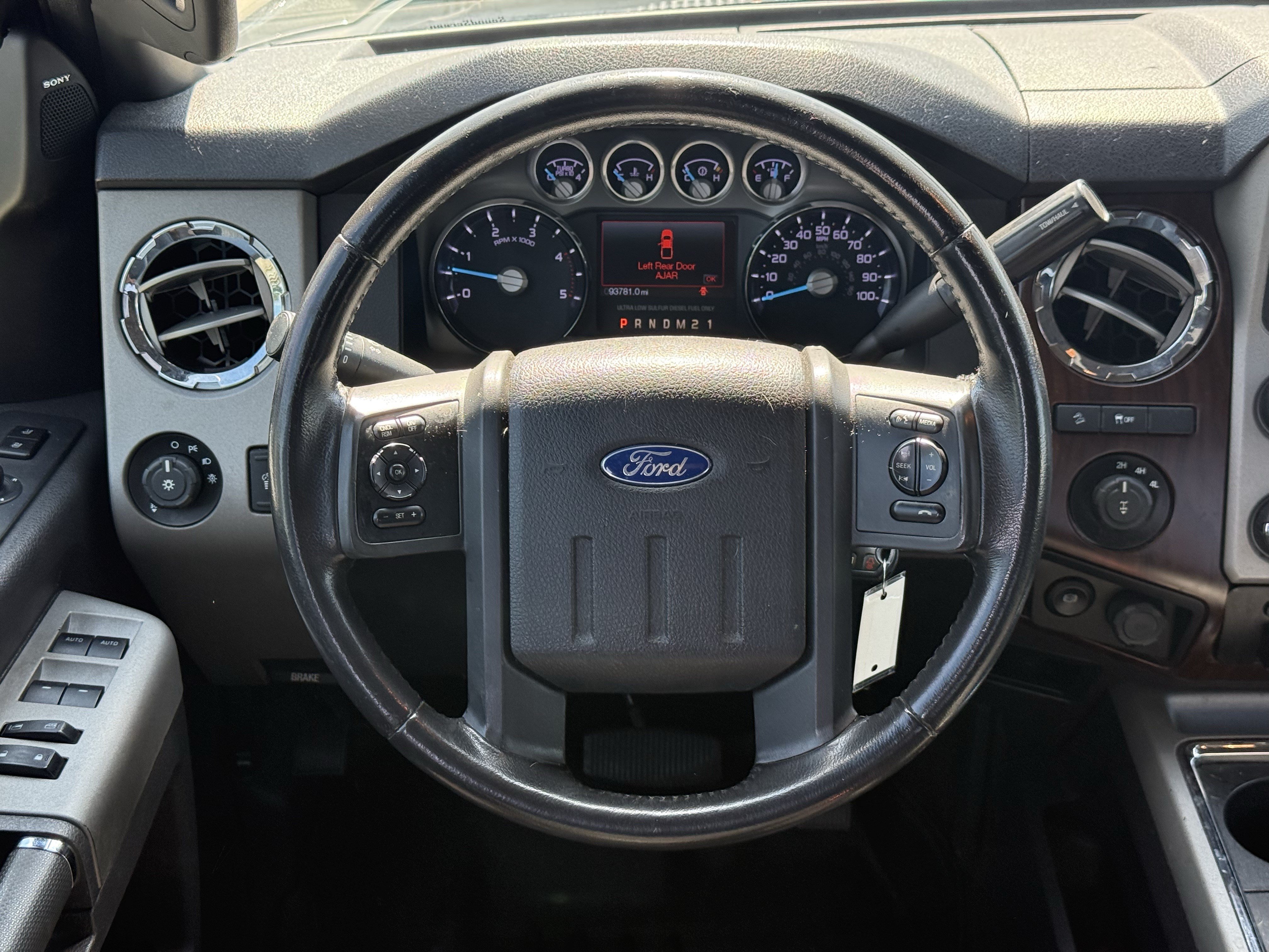 Used 2015 Ford F250 Lariat w/ Lariat Interior Package AWD/4WD image 15