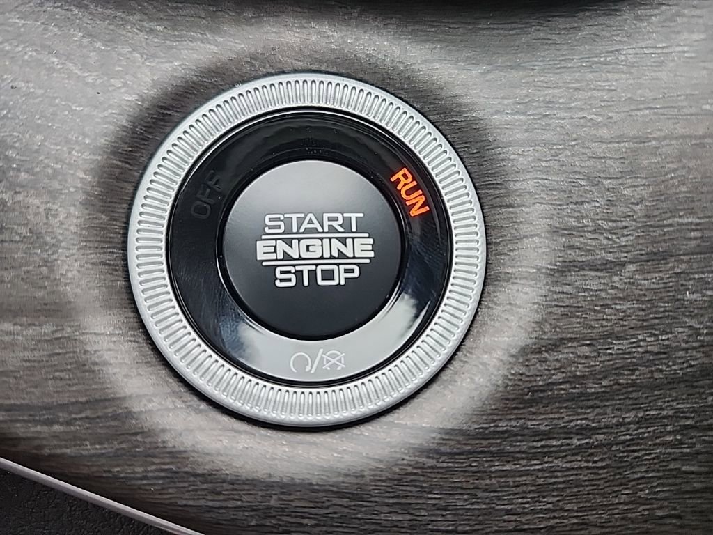 New 2025 Jeep Grand Cherokee L Limited w/ Trailer Tow Package image 31