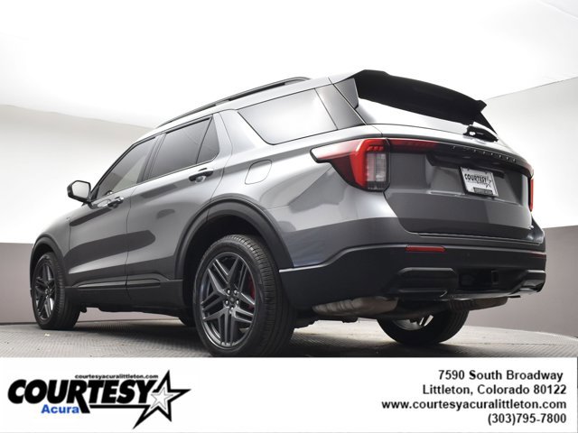 Used 2025 Ford Explorer ST-Line w/ Premium Package image 35