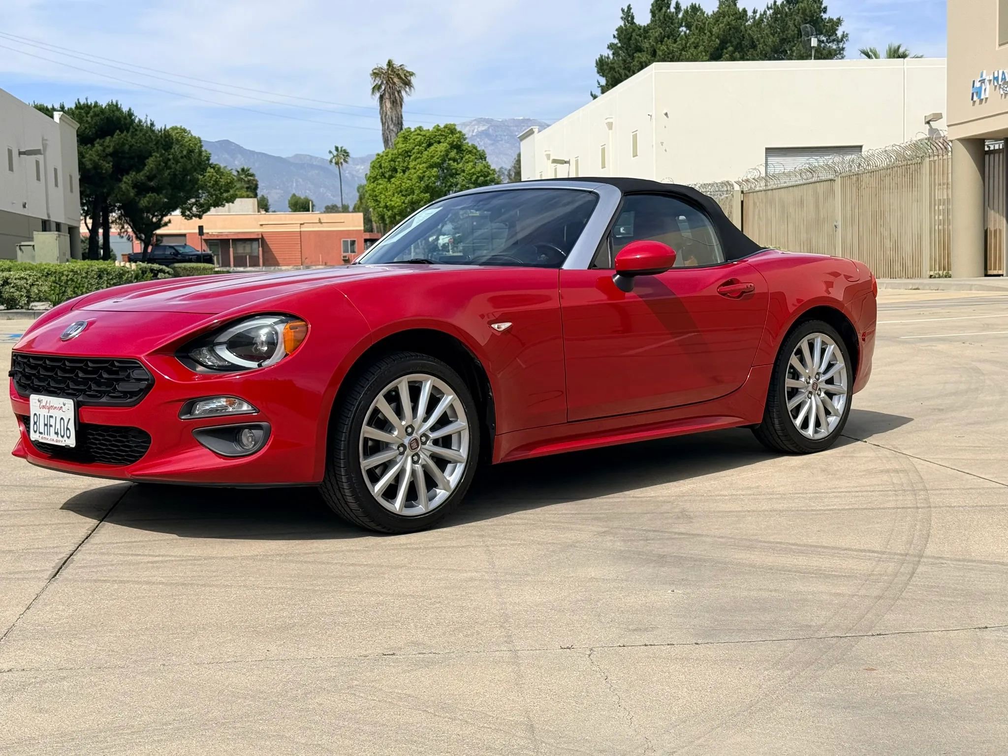 Used 2019 FIAT 124 Spider Lusso w/ Visibility Group image 10