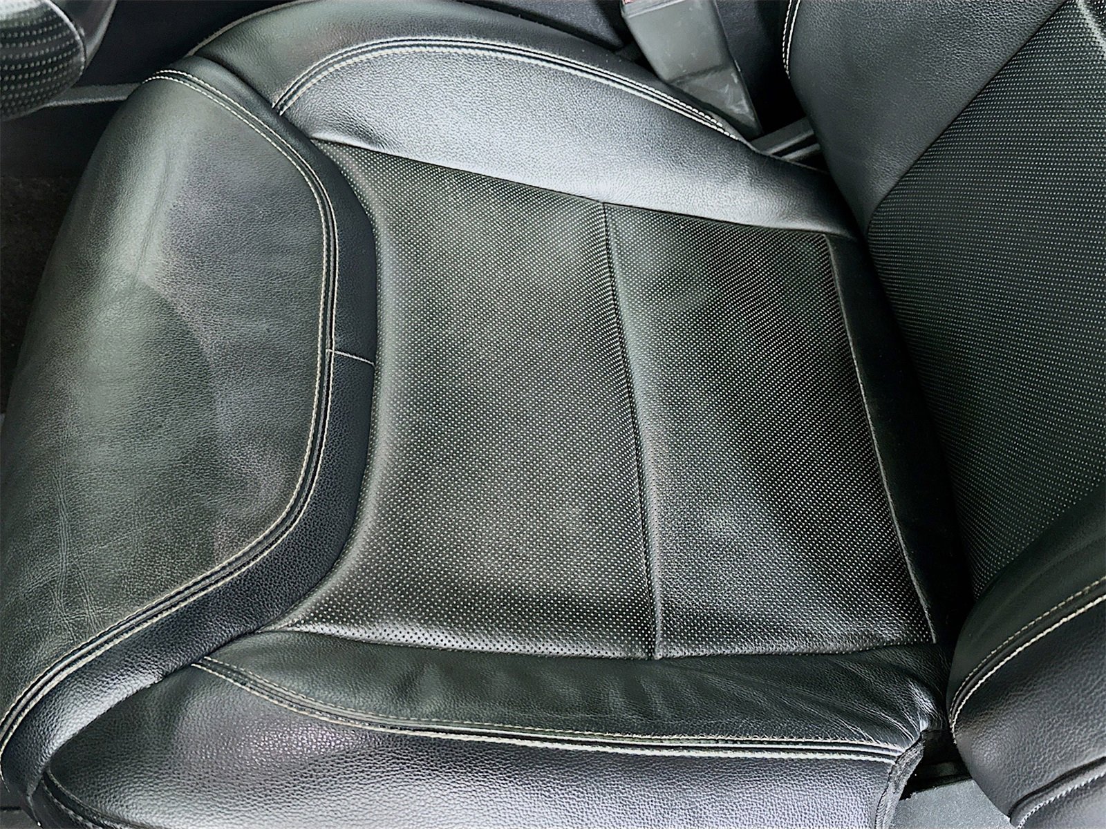 Used 2020 Ford Explorer ST w/ Premium Technology Package image 19