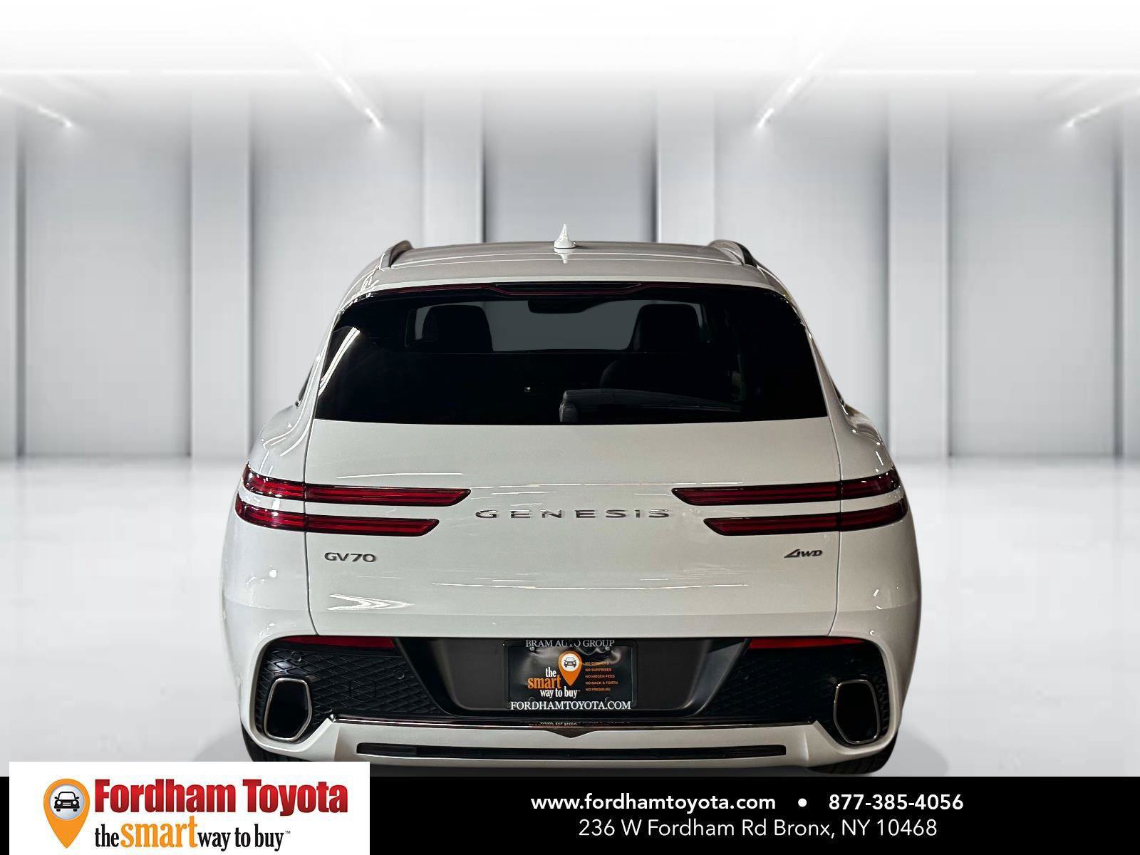 Used 2025 Genesis GV70 2.5T AWD/4WD image 6