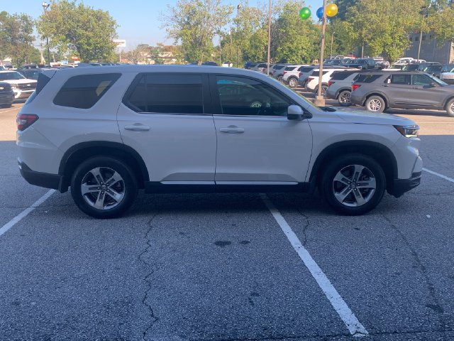 Used 2025 Honda Pilot EX-L image 4