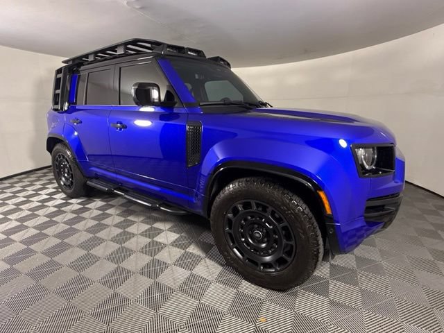 Used 2025 Land Rover Defender 110 AWD/4WD image 9