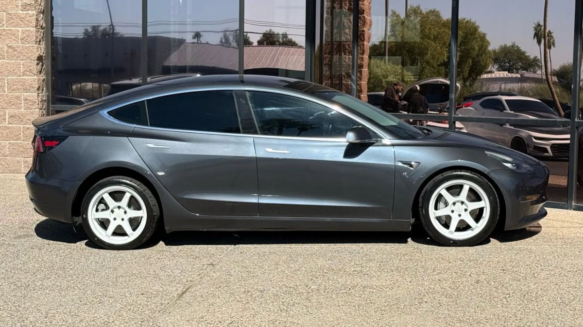 Used 2019 Tesla Model 3 Long Range image 14
