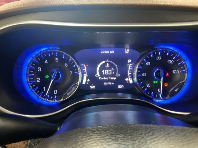 Used 2019 Chrysler Pacifica Limited w/ Tire & Wheel Group FWD image 28