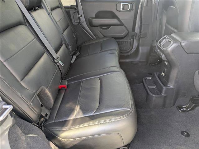 Used 2019 Jeep Wrangler Unlimited Sahara AWD/4WD image 18