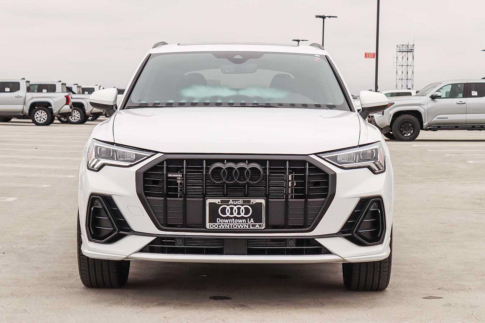 Used 2025 Audi Q3 2.0T Premium w/ Convenience Package AWD/4WD image 2