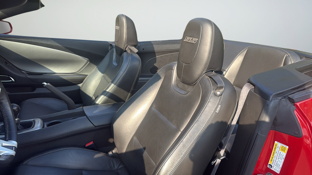 Used 2011 Chevrolet Camaro SS w/ LPO, Ground Effects Package RWD image 18