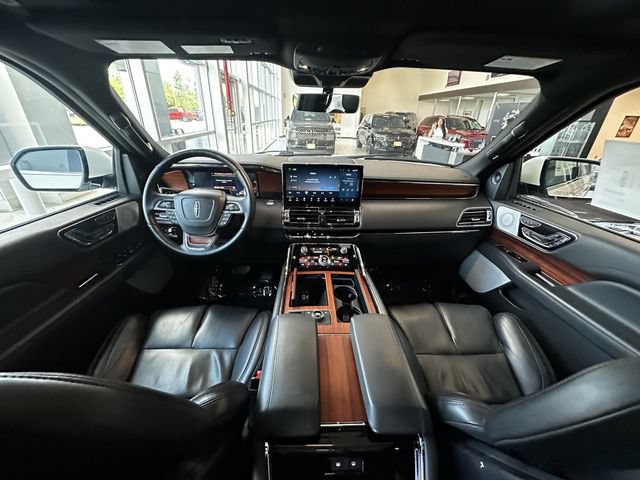 Certified 2024 Lincoln Navigator Reserve AWD/4WD image 15