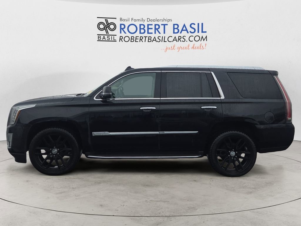 Used 2016 Cadillac Escalade Luxury image 2