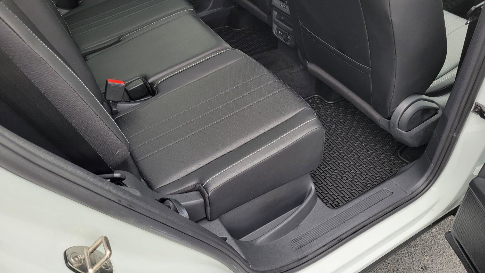 Certified 2023 Volkswagen Tiguan SE w/ Panoramic Sunroof Package image 41