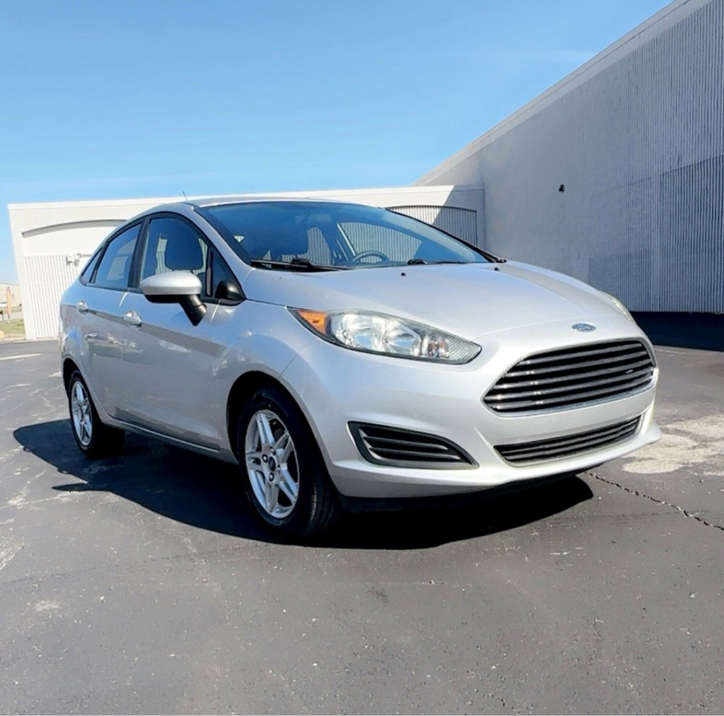 Used 2019 Ford Fiesta SE image 2