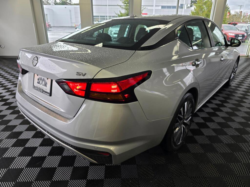 Used 2023 Nissan Altima 2.5 SV image 4