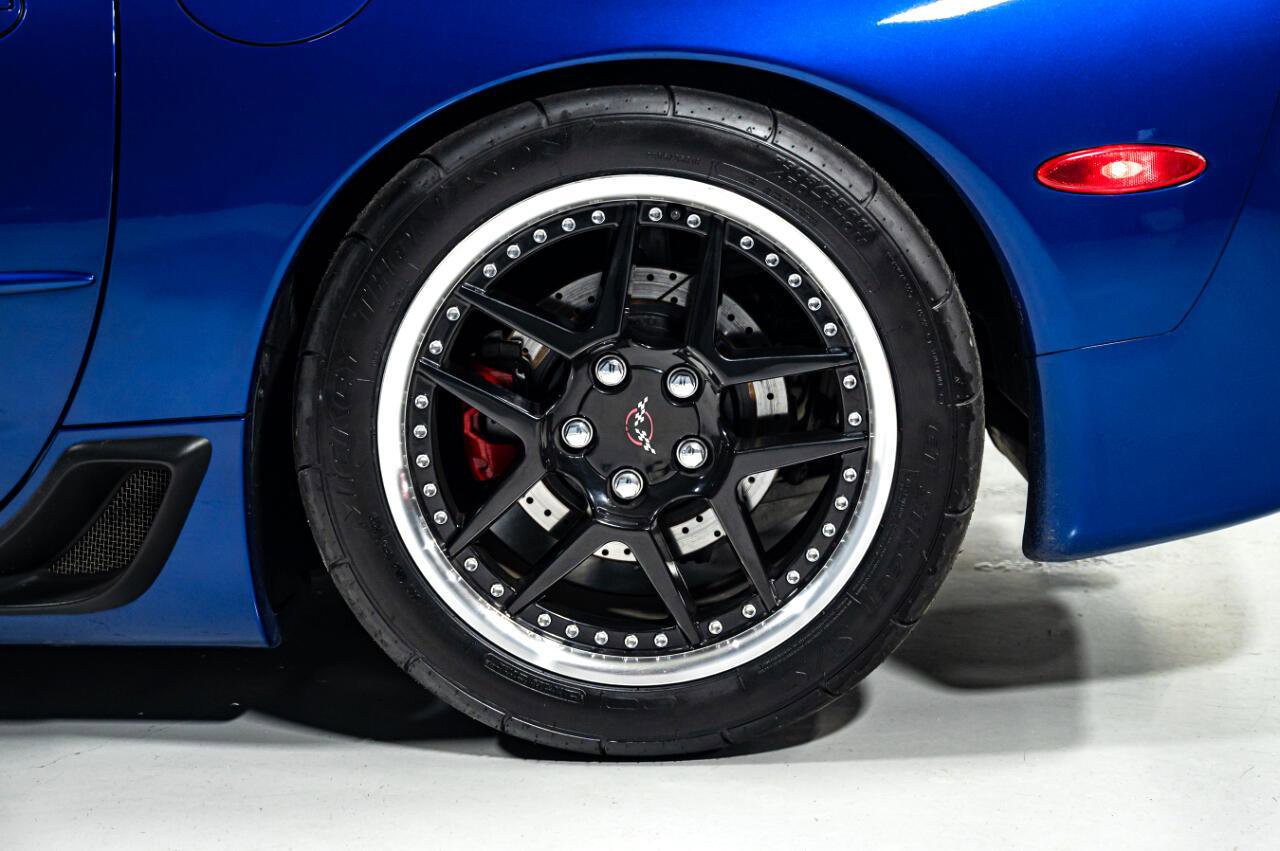 Used 2002 Chevrolet Corvette Z06 w/ Memory Pkg RWD image 12