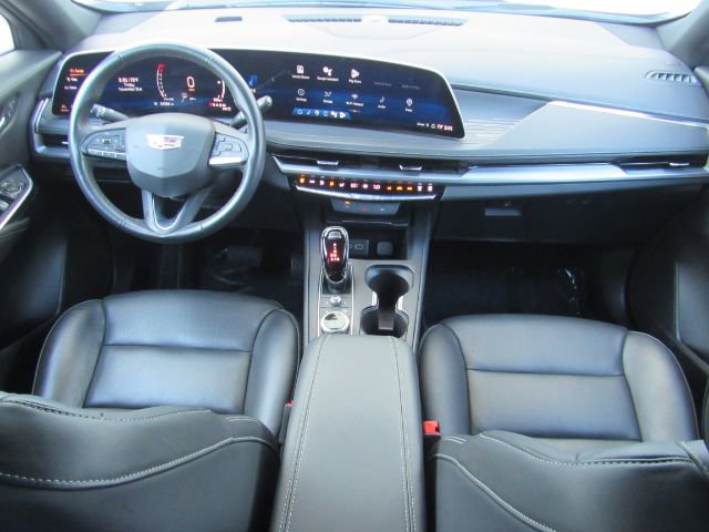 Used 2024 Cadillac XT4 Premium Luxury image 3