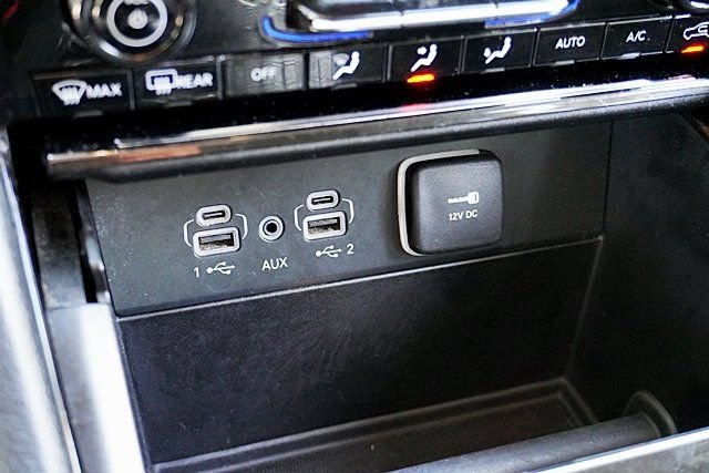Used 2023 Jeep Grand Cherokee L Laredo RWD image 29