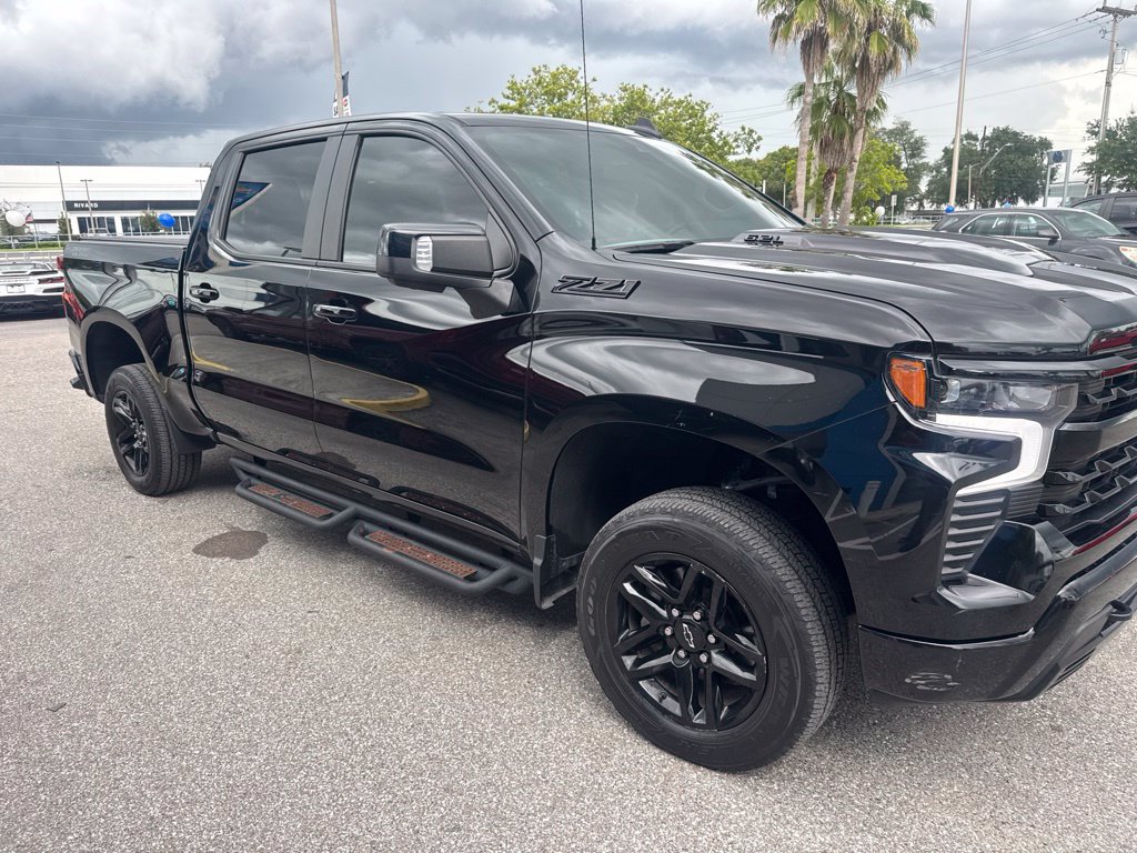 Used 2022 Chevrolet Silverado 1500 LT Trail Boss w/ LT Trail Boss Premium Package AWD/4WD image 3