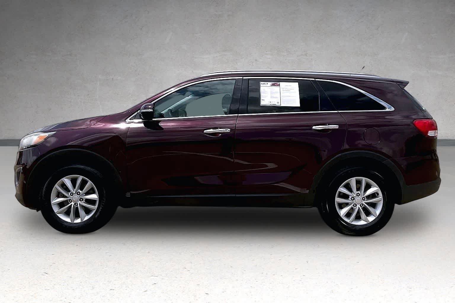 Used 2017 Kia Sorento LX FWD image 3