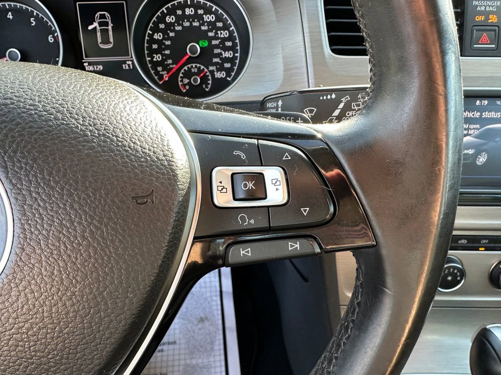 Used 2017 Volkswagen Golf Wolfsburg Edition image 21