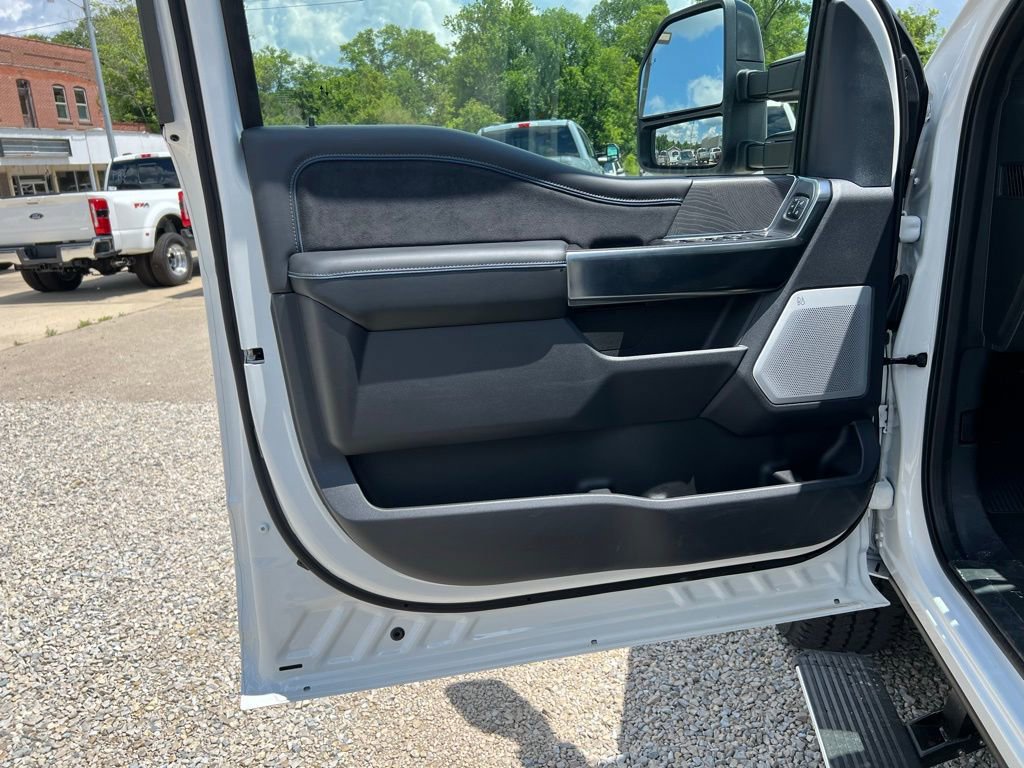 New 2025 Ford F250 Platinum w/ FX4 Off-Road Package image 12