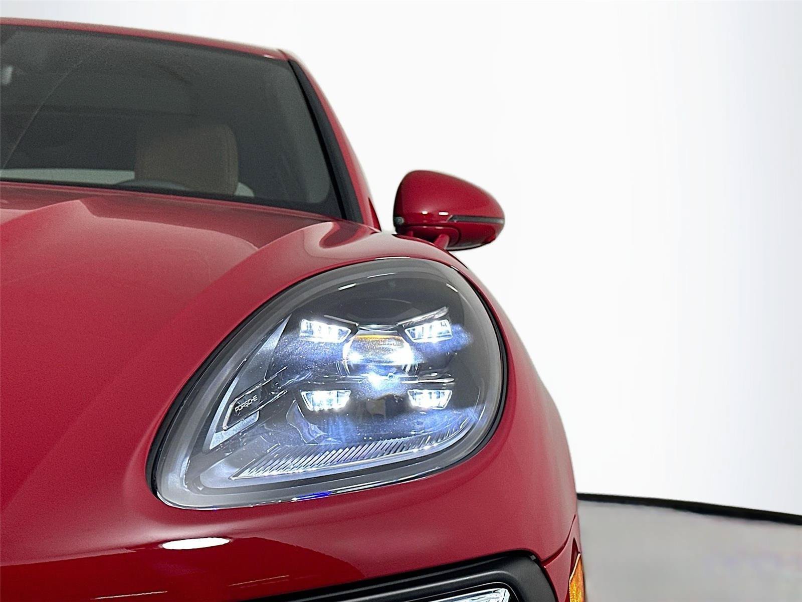 Certified 2026 Porsche Macan Turbo AWD/4WD image 15