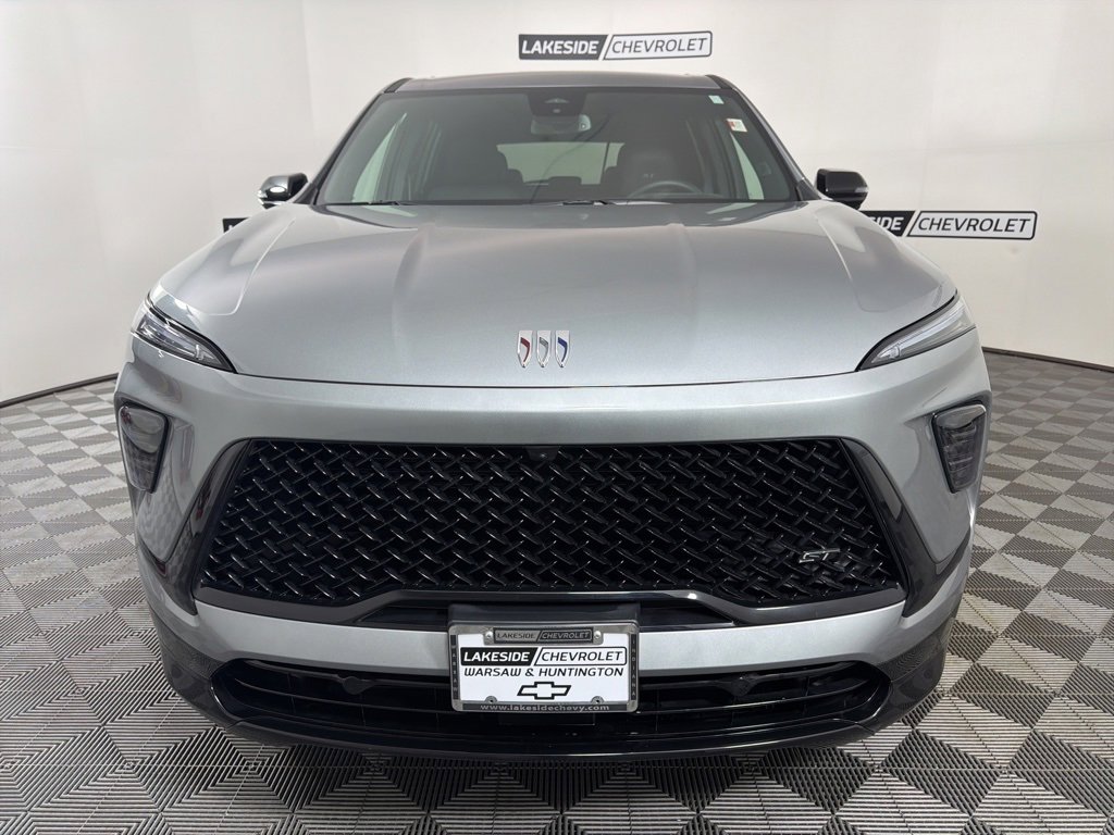 Used 2025 Buick Enclave Sport Touring image 8