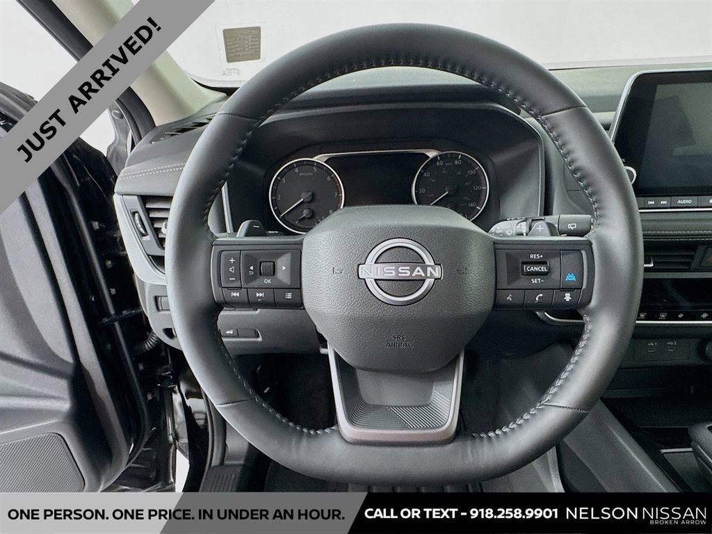 Certified 2025 Nissan Rogue SV image 11