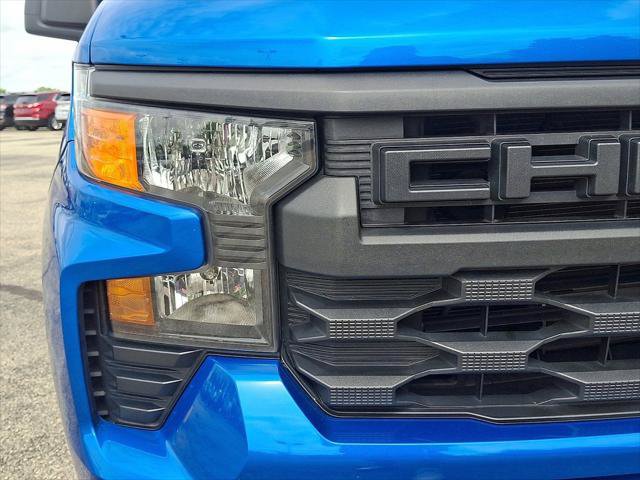 Used 2022 Chevrolet Silverado 1500 Custom w/ LPO, Dark Essentials Package RWD image 10