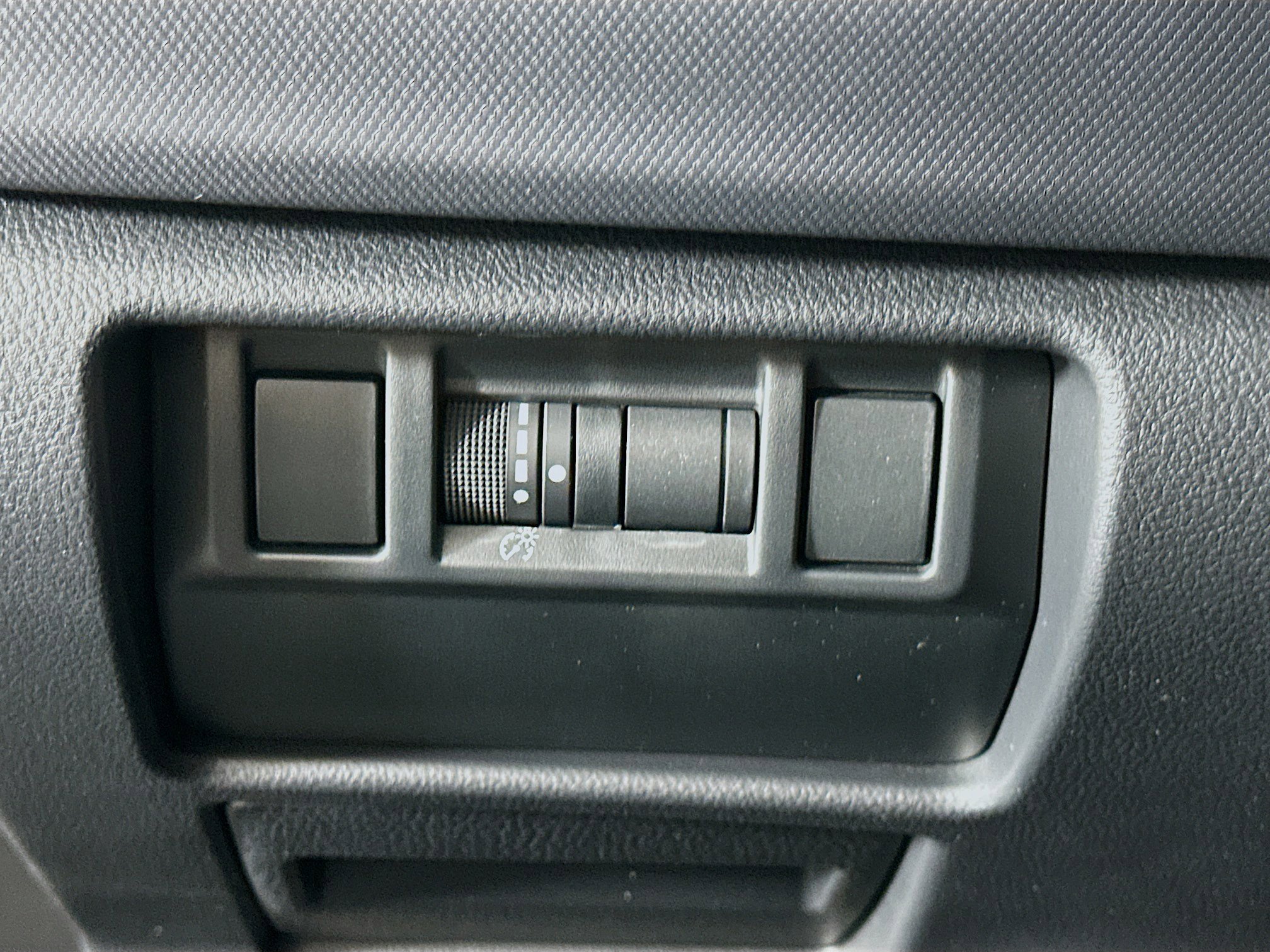 Used 2025 Subaru Forester Premium w/ Convenience Package #1 image 16