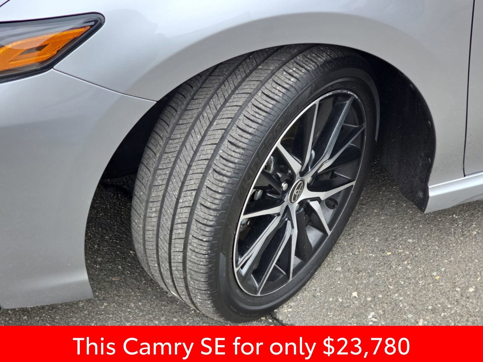 Used 2024 Toyota Camry SE image 37