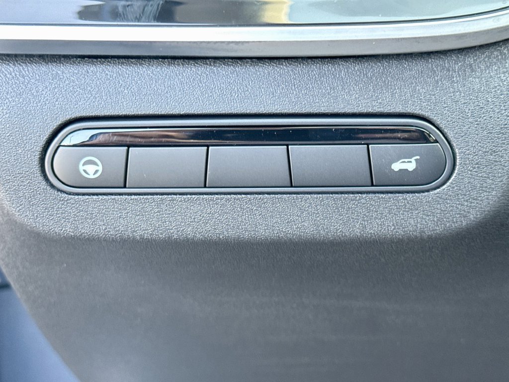 Used 2027 INFINITI QX60 Luxe w/ Cargo Package FWD image 11