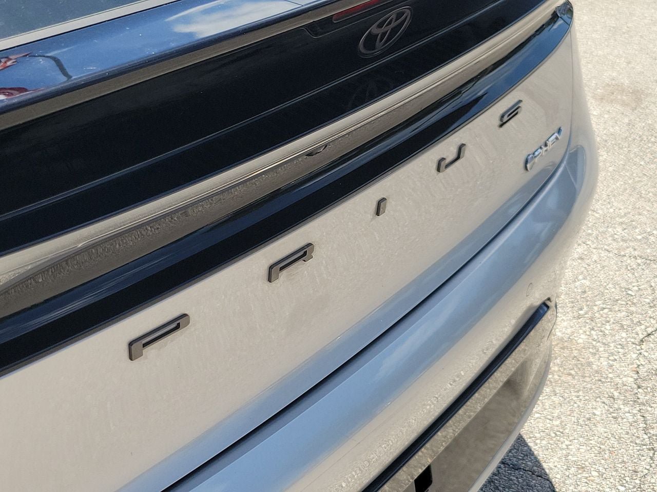 Used 2025 Toyota Prius Plug-In Hybrid FWD image 6