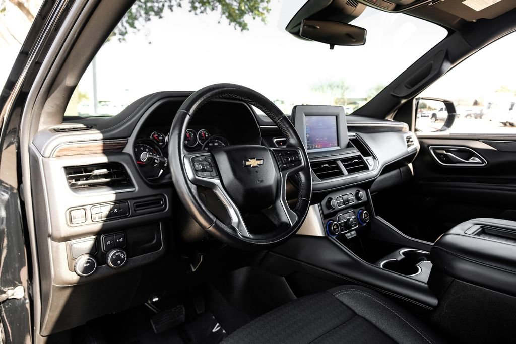 Used 2023 Chevrolet Suburban LS image 2