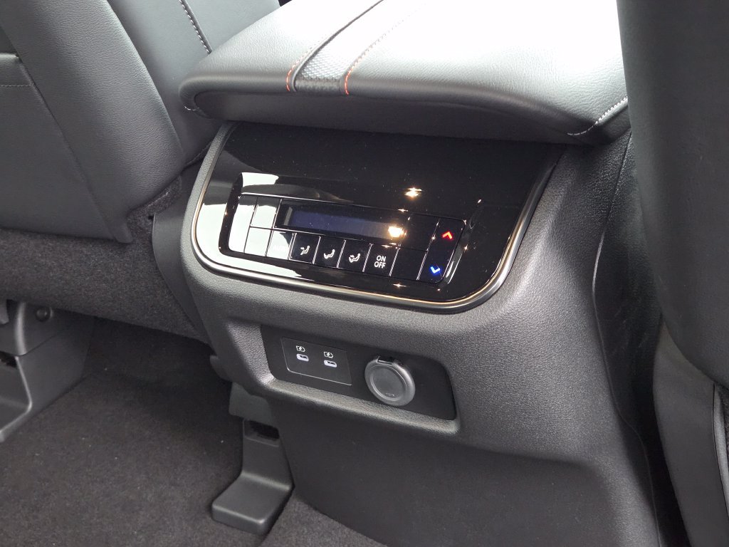 New 2026 Nissan Armada PRO-4X w/ Captain's Chari Seat Package AWD/4WD image 19
