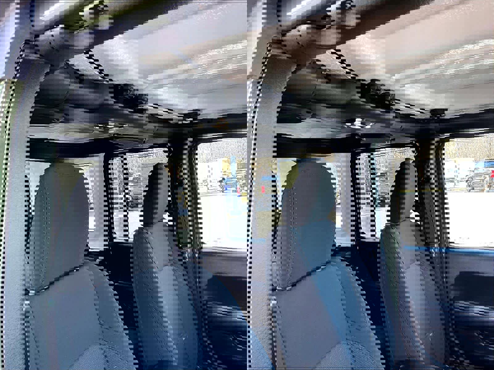 Used 2023 Jeep Wrangler Unlimited w/ Cold Weather Group image 22