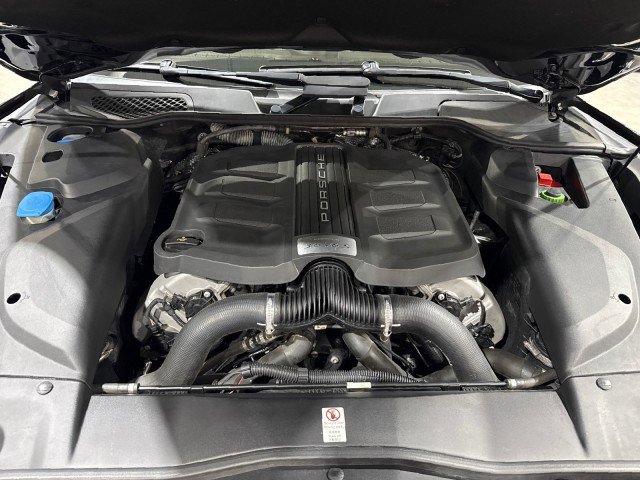 Used 2015 Porsche Cayenne S image 17