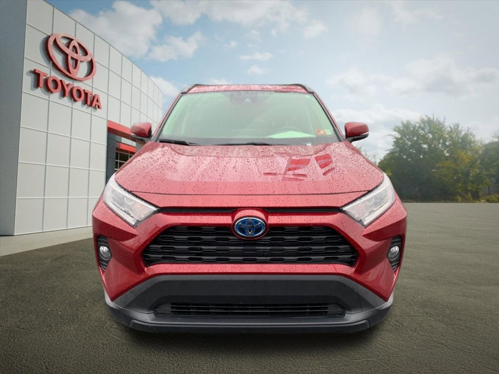 Used 2021 Toyota RAV4 XLE Premium image 8