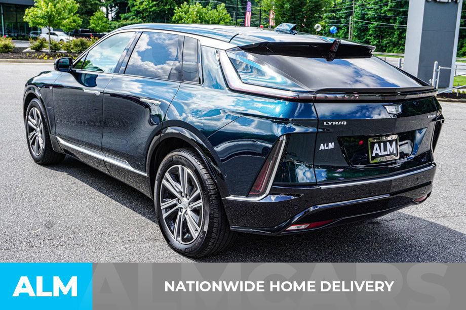 Used 2024 Cadillac Lyriq Luxury AWD/4WD image 4