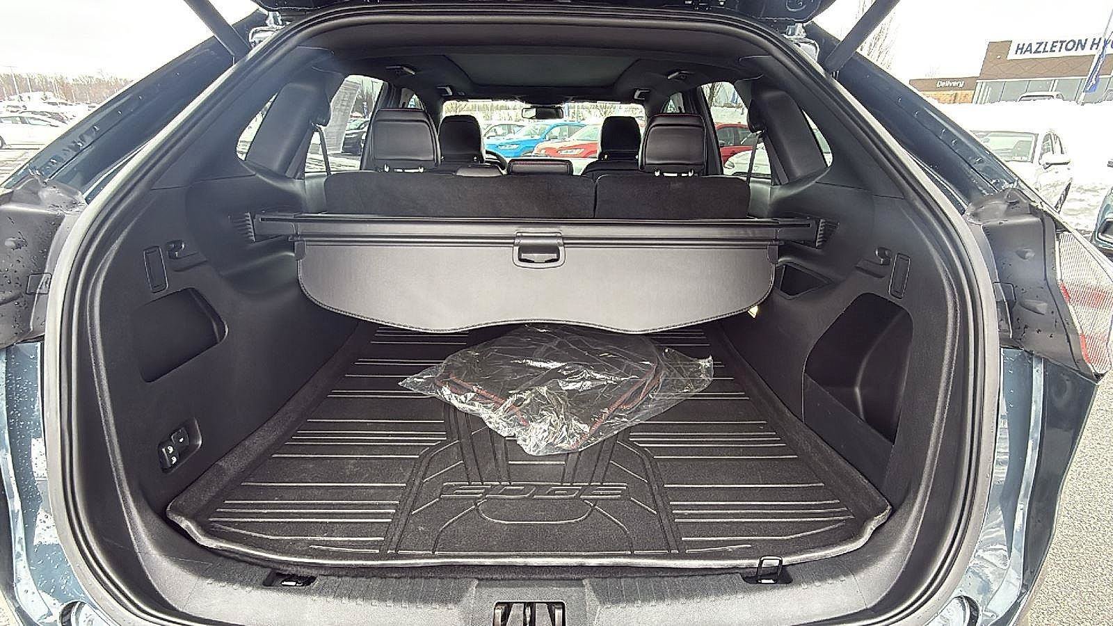 Used 2024 Ford Edge ST-Line w/ Cargo Accessory Package AWD/4WD image 21