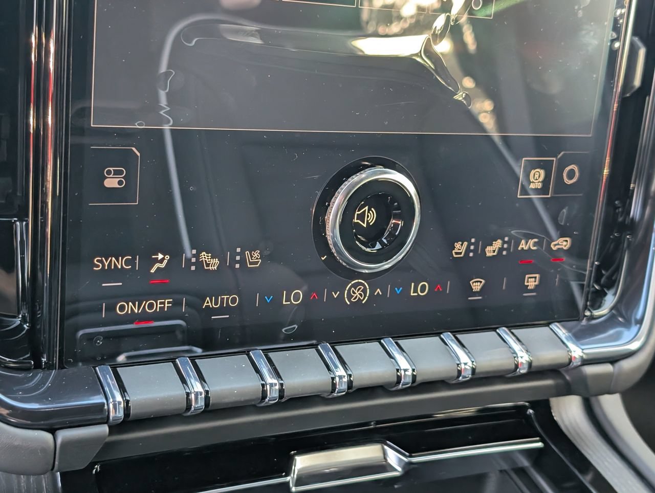 New 2026 GMC Yukon AT4 Ultimate AWD/4WD image 13