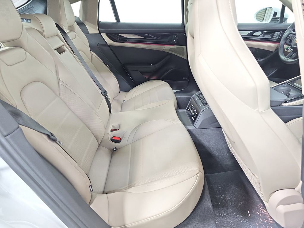 Certified 2025 Porsche Panamera 4 AWD/4WD image 26
