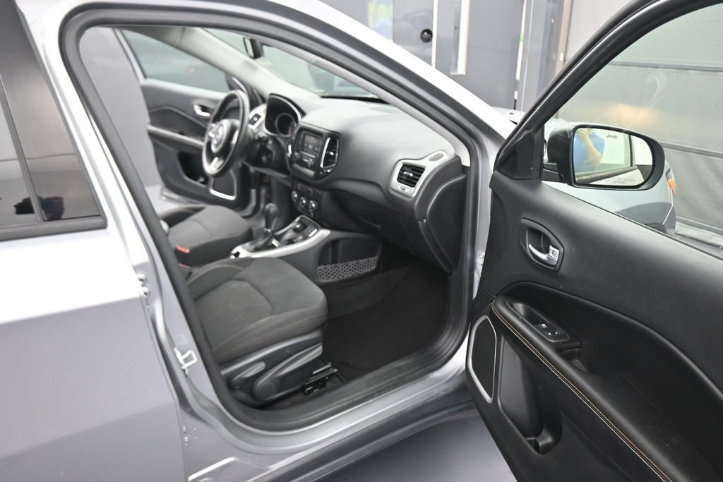 Used 2018 Jeep Compass Sport AWD/4WD image 44
